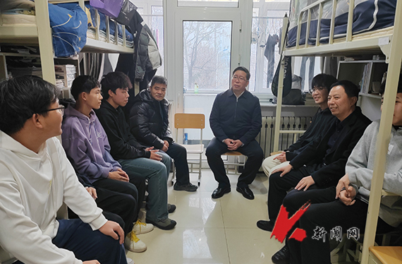 九游官方(中国)总部校长胡军深入对接寝室走访慰问